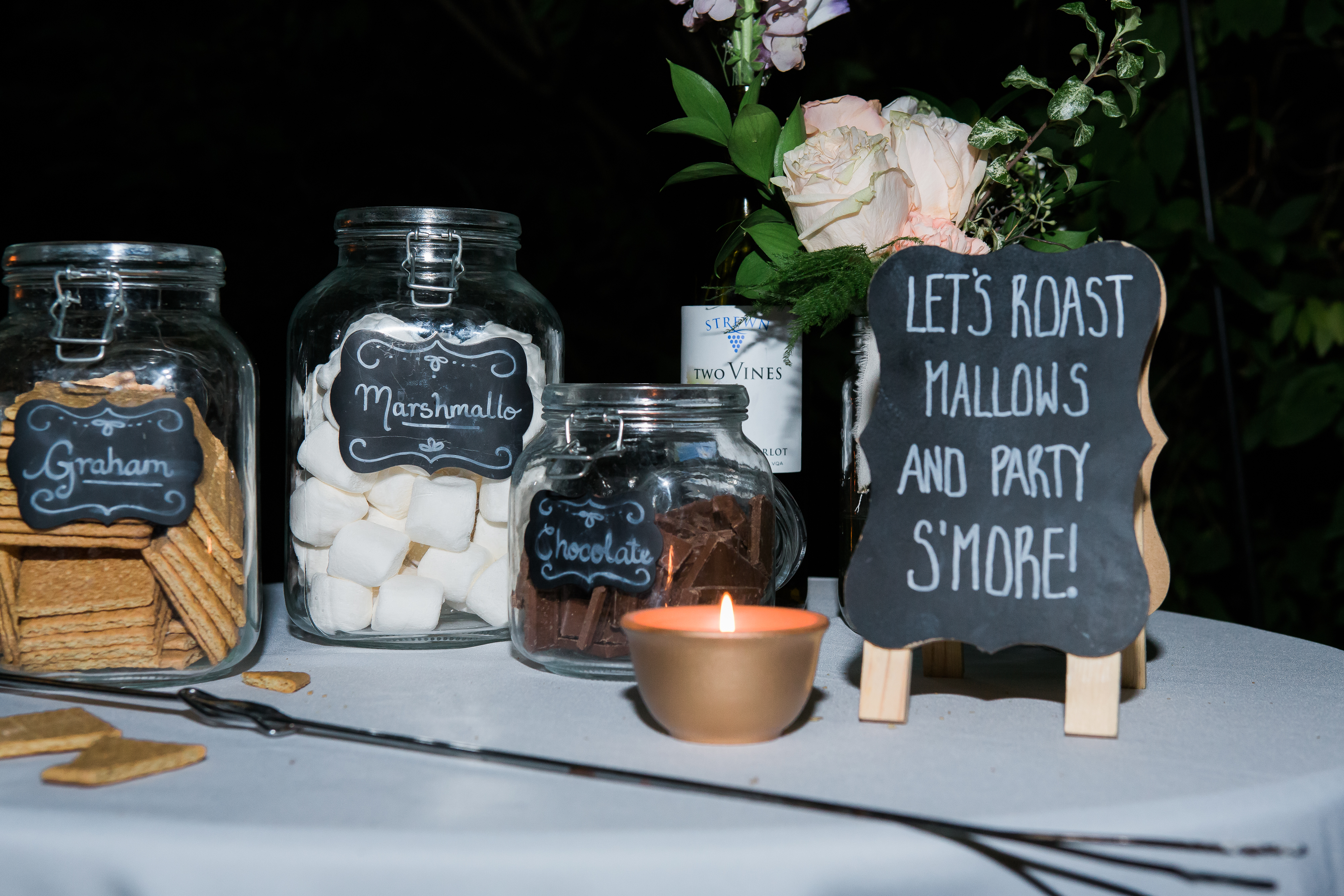 Wedding dessert and favor detail 4